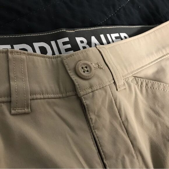 Eddie Bauer Men's Beige Cargo Pants - Picture 3 of 4